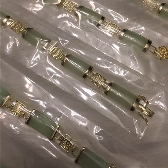 ⬇️ NEW GREEN JADE link bracelet Lucky 🍀 Charm - Picture 5 of 8